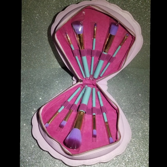 10 Piece Seashell Makeup Brush Set - Picture 3 of 8